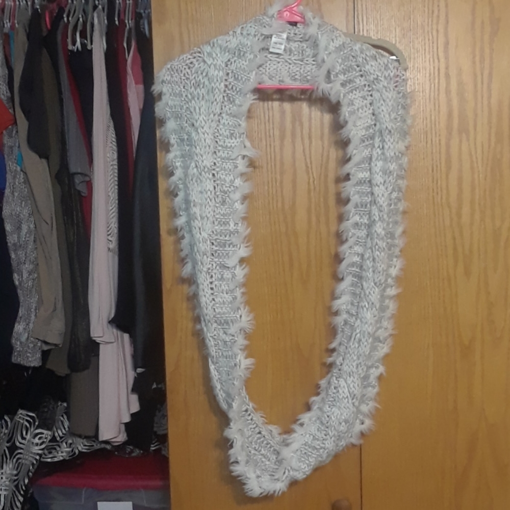 🖤Maurices fur knit infinity scarf